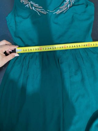 Vestido Zara verde con pedrería