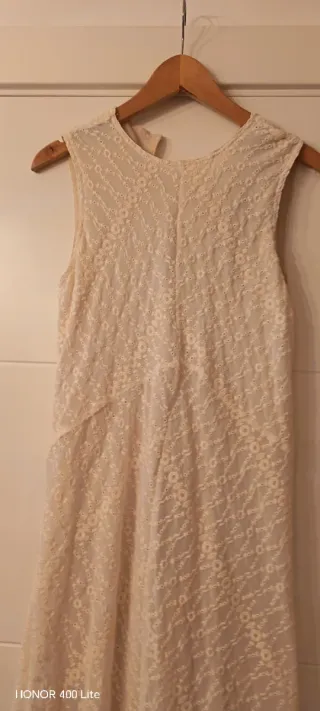 Vestido Zara bordado beige Talla S