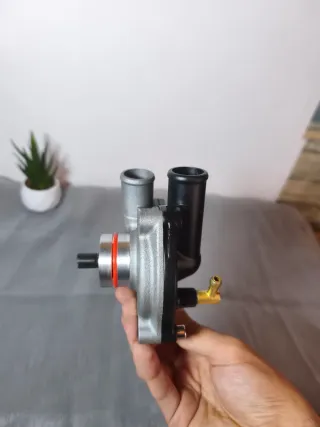 Bomba Agua Yamaha XJ6 / R6 Nueva
