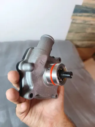 Bomba Agua Yamaha XJ6 / R6 Nueva
