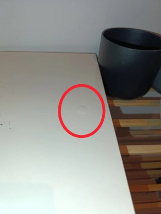 Mesa de noche de madera blanca