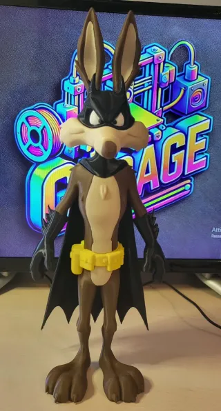 Wile E. Coyote Batman Fanart 30cm