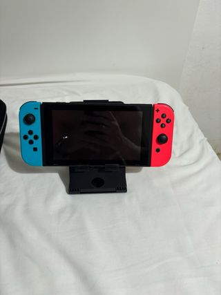 Nintendo Switch con Caja y Accesorios