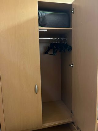 Armario de madera 2 puertas y 2 cajones