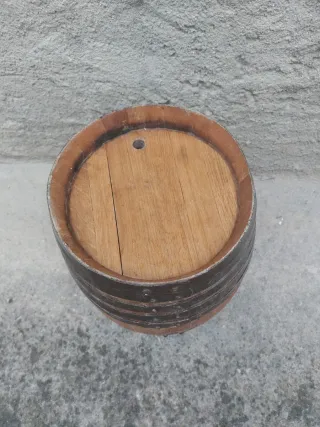 Barril de vino decorativo