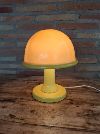 Lámpara vintage madera y  plástico