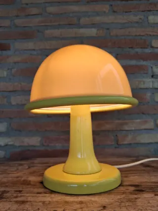 Lámpara vintage madera y  plástico