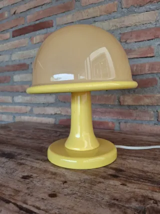 Lámpara vintage madera y  plástico