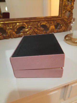 Joyero de terciopelo rosa empolvado