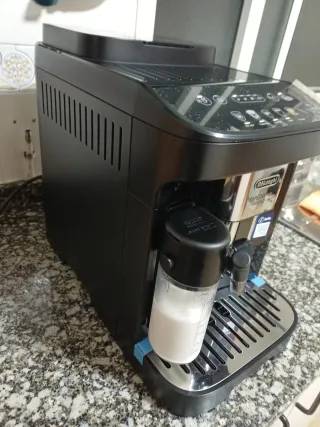 Cafetera DeLonghi Magnifica Evo