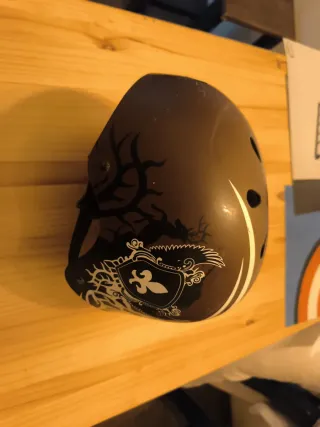 Casco Skate Runfit Marrón