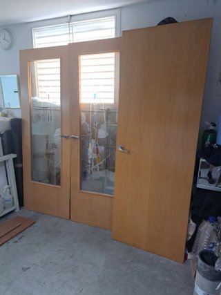 Puertas de HAYA  macizas con cristal