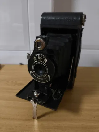 Cámara de fotos KODAK antigua