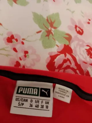 Camiseta roja con bolsillo estampado Puma