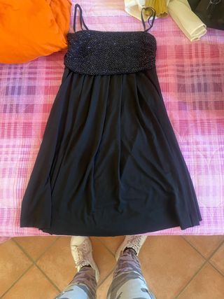Abito nero con paillettes