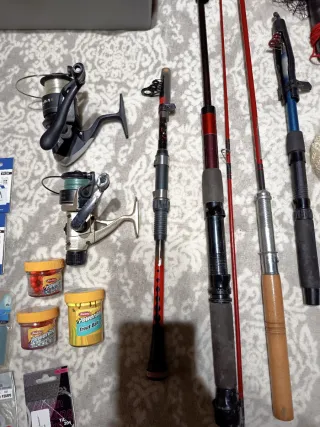 Lote pesca río: carretes, cañas y accesorios