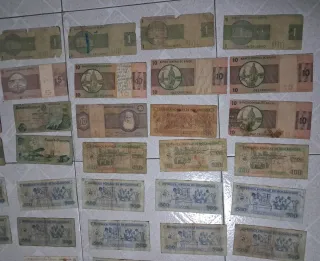 Lote 31 Billetes Mundiales Extranjeros