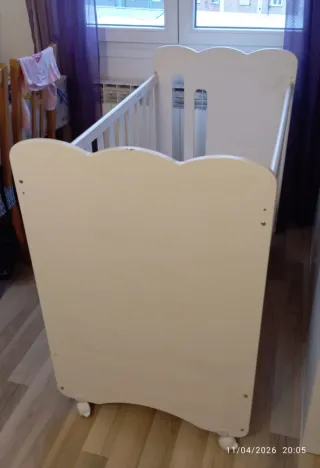 Cuna blanca con colchón 120x66