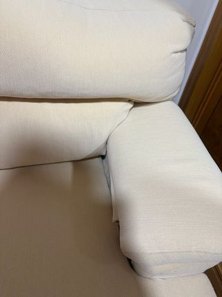 Sofá de 2 plazas en tela beige y plumas