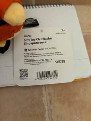 Pikachu Azafata Pokémon Center Singapur. Tenemos 2
