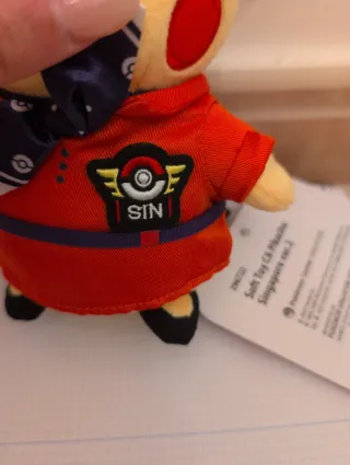 Pikachu Azafata Pokémon Center Singapur. Tenemos 2