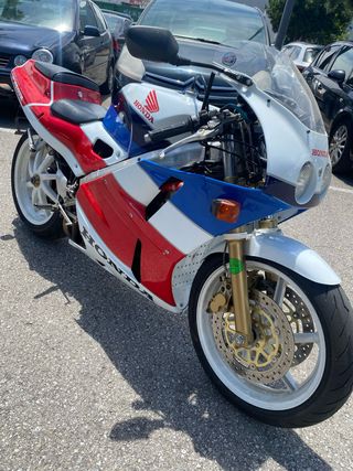 Honda VFR400R NC30 - Clasica