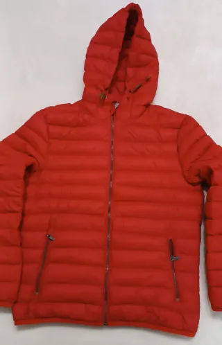 Chaqueta de plumas roja chico