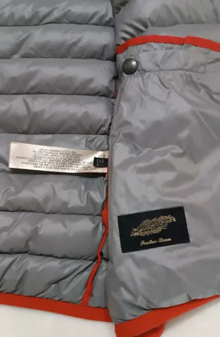 Chaqueta de plumas roja chico