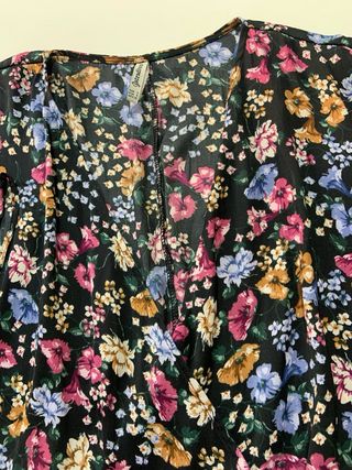 Blusa floral manga murciélago -Talla S