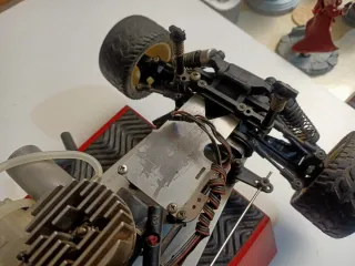 Auto RC 1:10 a scoppio Kyosho
