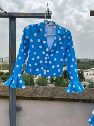 2️⃣ Conjunto Flamenco Azul Lunares Blancos