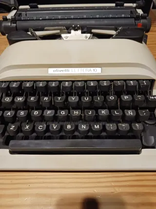 Máquina de escribir Olivetti