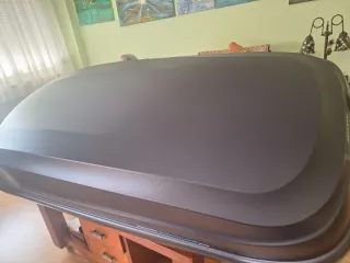 Cofre coche 385L usado 2 veces,barras no incluidas