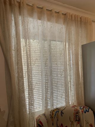 Cortina antigua beige transparente con diseño