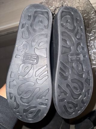 Scarpe nere e bianche