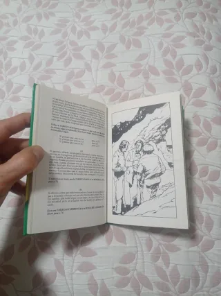 LIBRO JUEGO LOS FAMOSOS 5 (N°2)