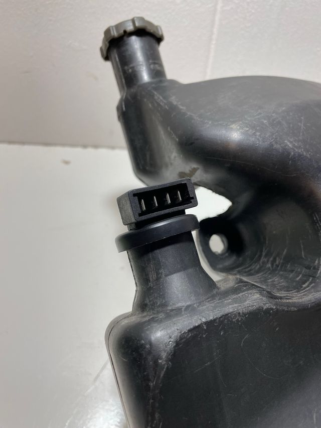 Deposito aceite Piaggio ZIP SP 2000