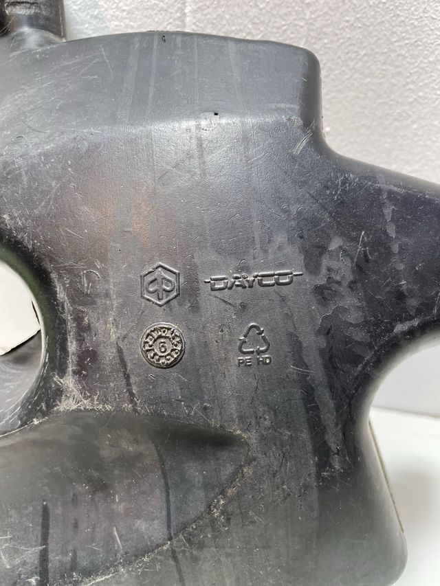 Deposito aceite Piaggio ZIP SP 2000