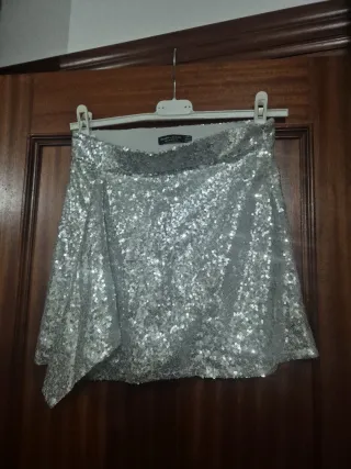 Falda Bershka lentejuelas plateada XS