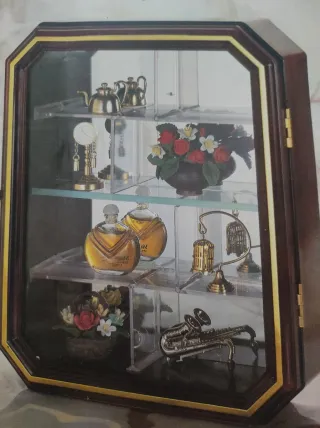 Set di due vetrine decorative in legno e vetro a specchio