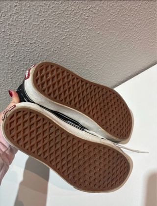 Zapatillas Vans Botas Negras y Blancas