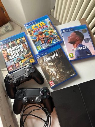 Sony PS4 500GB + 4 Giochi