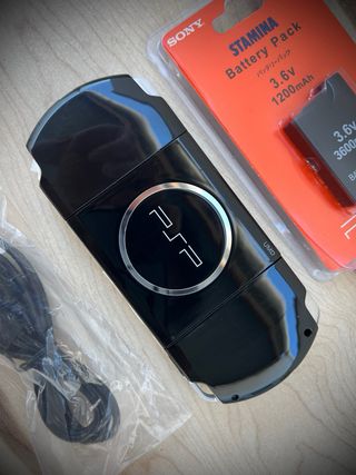 PSP 3000 Negra + Batería Stamina