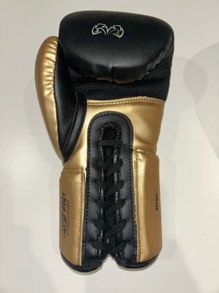 Guantes de Boxeo Rival RS100 Negros y Dorados 14oz