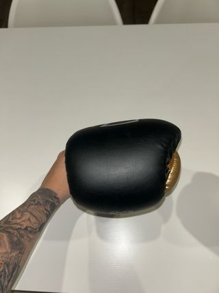 Guantes de Boxeo Rival RS100 Negros y Dorados 14oz
