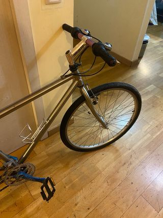 Bicicleta muy pocas veces usada y muy buen estado