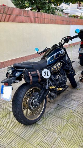 Yamaha XSR 700 Scrambler,vendo o cambio por coche.