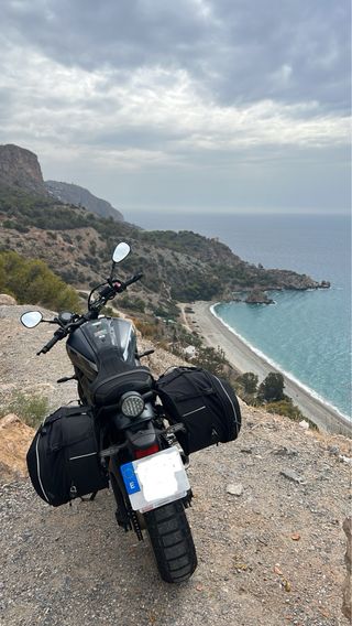 Yamaha XSR 700 Scrambler,vendo o cambio por coche.