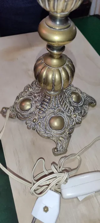 Lámpara antigua de latón