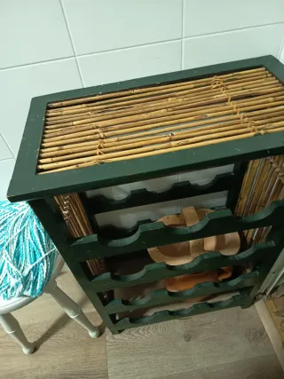 Botellero de madera y bambú